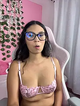Snapshot of melody_flowers18 chatting on 06.18.26 melody flowers18 online show from 06.18.26