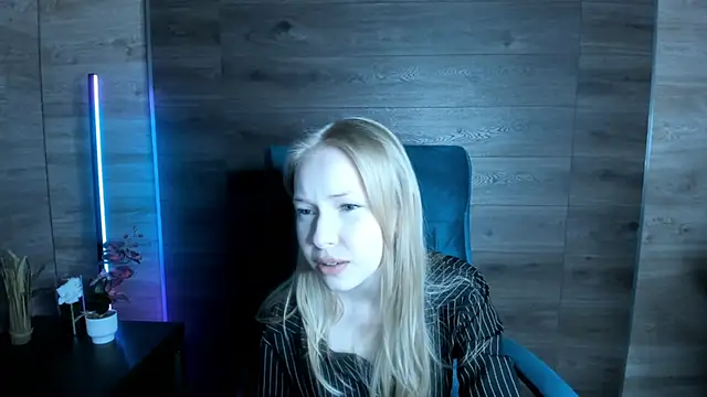 LovvieLov online show from 05.05.26