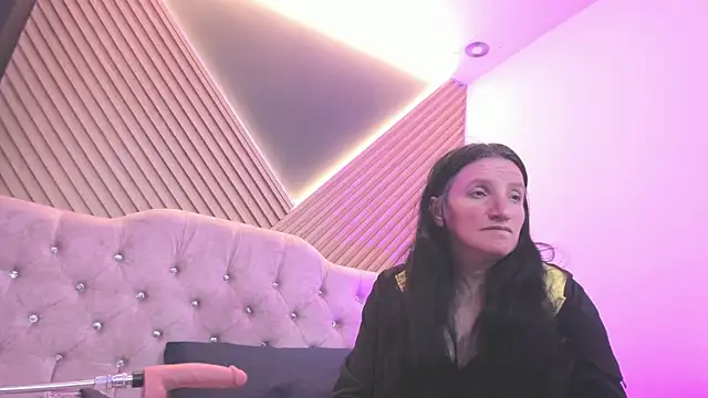 Snapshot of CloeMature chatting on 06.08.26 CloeMature online show from 06.08.26