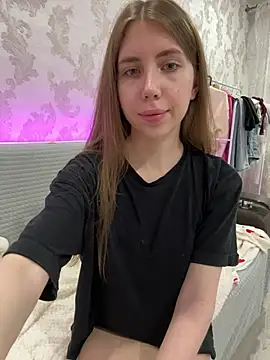 EvaAkiins online show from 06.02.26