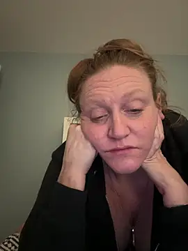 Snapshot of Kellilyn10 chatting on 06.03.26 Kellilyn10 online show from 06.03.26