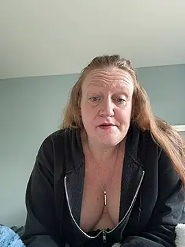 Snapshot of Kellilyn10 chatting on 06.20.26 Kellilyn10 online show from 06.20.26
