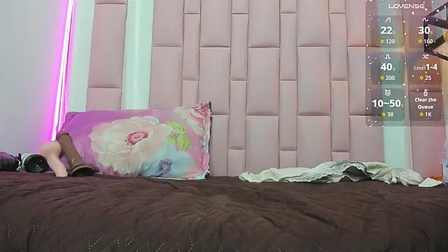 Snapshot of Princess_Xoxo chatting on 05.19.26 Princess Xoxo online show from 05.19.26