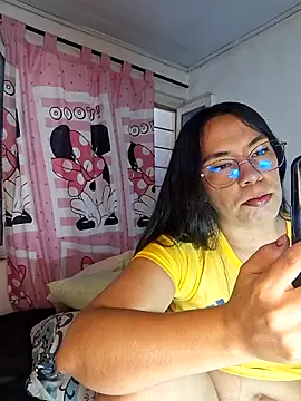 Snapshot of ZoeMorettii chatting on 06.17.26 ZoeMorettii online show from 06.17.26