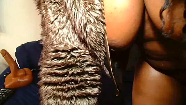 Snapshot of xxebony chatting on 06.25.26 xxebony online show from 06.25.26