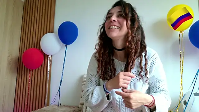Snapshot of alissonandree chatting on 06.30.26 alissonandree online show from 06.30.26