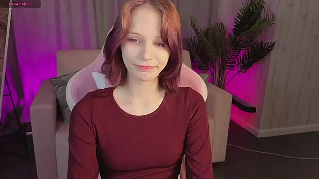 Snapshot of AliceJohansone chatting on 06.05.26 AliceJohansone online show from 06.05.26