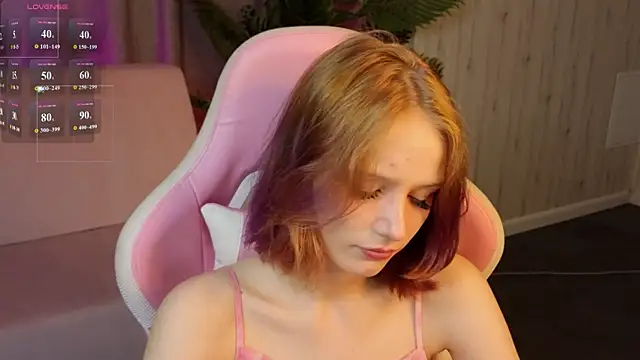 Snapshot of AliceJohansone chatting on 06.16.26 AliceJohansone online show from 06.16.26