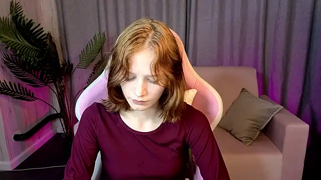 Snapshot of AliceJohansone chatting on 06.29.26 AliceJohansone online show from 06.29.26