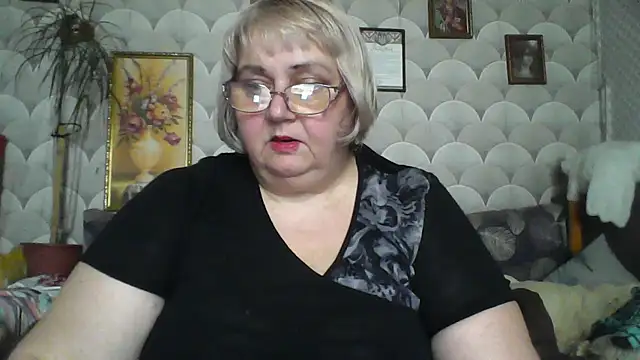 Snapshot of MarinaFarina53 chatting on 06.03.26 MarinaFarina53 online show from 06.03.26