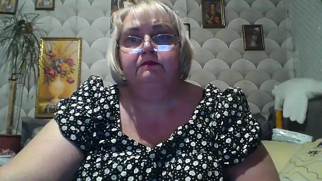 Snapshot of MarinaFarina53 chatting on 06.04.26 MarinaFarina53 online show from 06.04.26