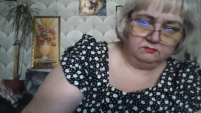 Snapshot of MarinaFarina53 chatting on 06.10.26 MarinaFarina53 online show from 06.10.26