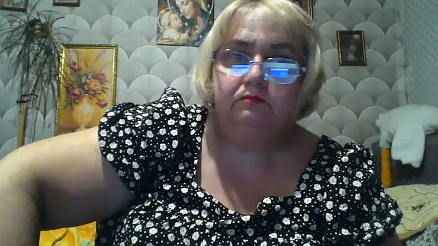 Snapshot of MarinaFarina53 chatting on 06.10.26 MarinaFarina53 online show from 06.10.26