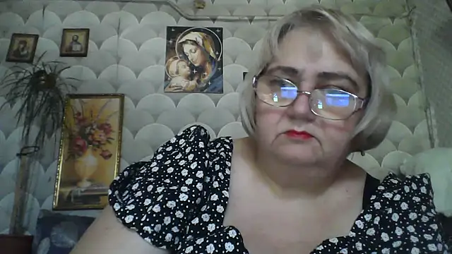 Snapshot of MarinaFarina53 chatting on 06.11.26 MarinaFarina53 online show from 06.11.26
