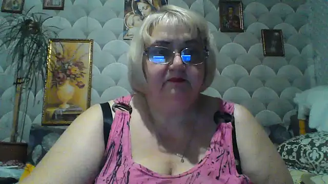 Snapshot of MarinaFarina53 chatting on 06.12.26 MarinaFarina53 online show from 06.12.26