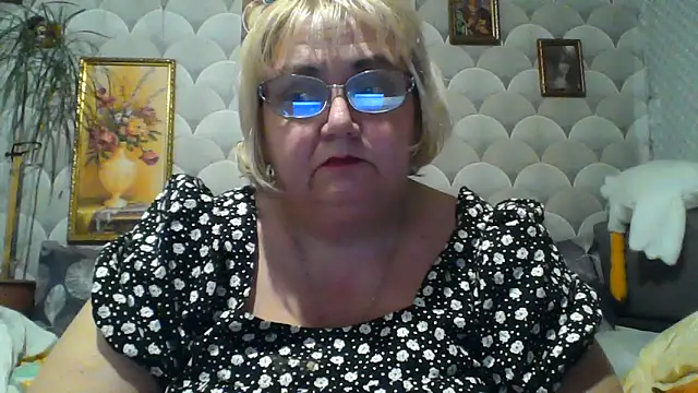 Snapshot of MarinaFarina53 chatting on 06.14.26 MarinaFarina53 online show from 06.14.26
