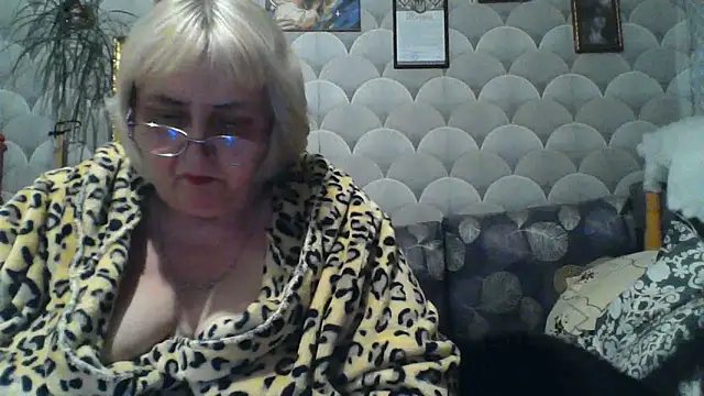Snapshot of MarinaFarina53 chatting on 06.15.26 MarinaFarina53 online show from 06.15.26