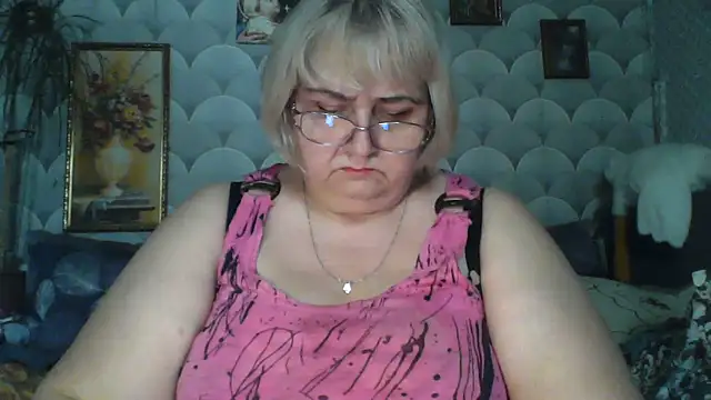 Snapshot of MarinaFarina53 chatting on 06.17.26 MarinaFarina53 online show from 06.17.26