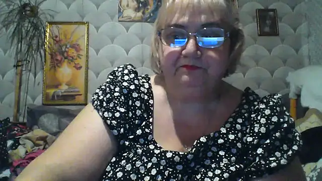 Snapshot of MarinaFarina53 chatting on 06.19.26 MarinaFarina53 online show from 06.19.26