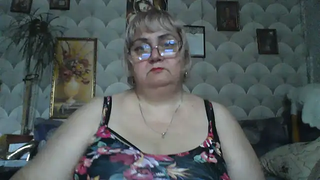 Snapshot of MarinaFarina53 chatting on 06.21.26 MarinaFarina53 online show from 06.21.26