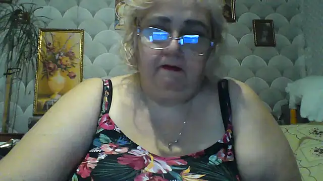 Snapshot of MarinaFarina53 chatting on 06.23.26 MarinaFarina53 online show from 06.23.26