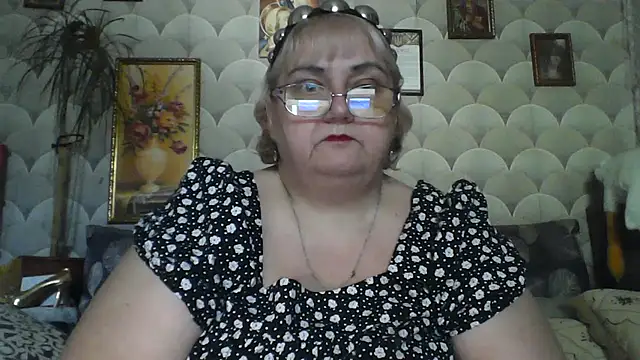 Snapshot of MarinaFarina53 chatting on 06.25.26 MarinaFarina53 online show from 06.25.26