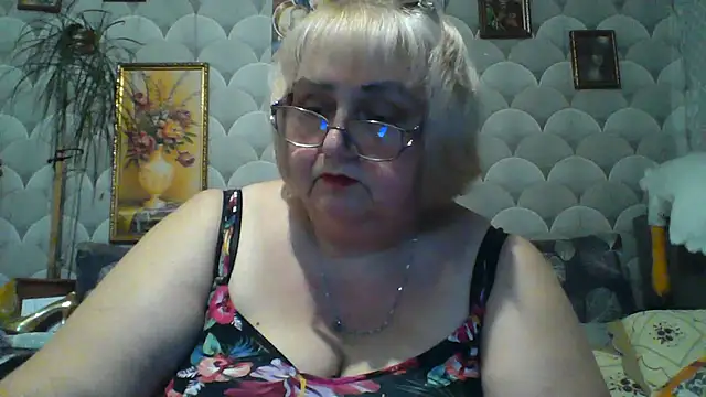 Snapshot of MarinaFarina53 chatting on 06.25.26 MarinaFarina53 online show from 06.25.26