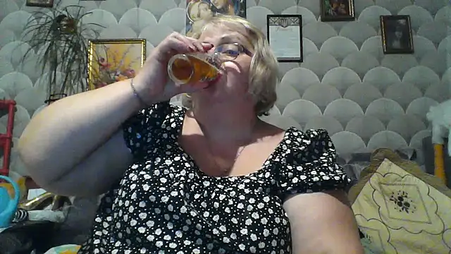 Snapshot of MarinaFarina53 chatting on 06.26.26 MarinaFarina53 online show from 06.26.26