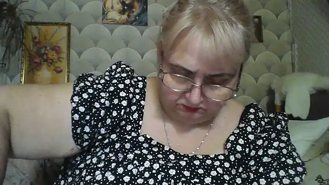 Snapshot of MarinaFarina53 chatting on 06.27.26 MarinaFarina53 online show from 06.27.26