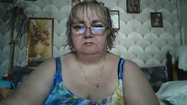 Snapshot of MarinaFarina53 chatting on 06.28.26 MarinaFarina53 online show from 06.28.26