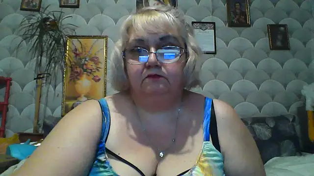 Snapshot of MarinaFarina53 chatting on 06.28.26 MarinaFarina53 online show from 06.28.26