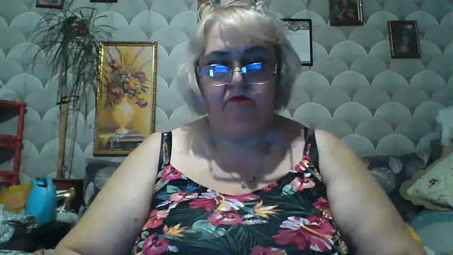 Snapshot of MarinaFarina53 chatting on 06.30.26 MarinaFarina53 online show from 06.30.26