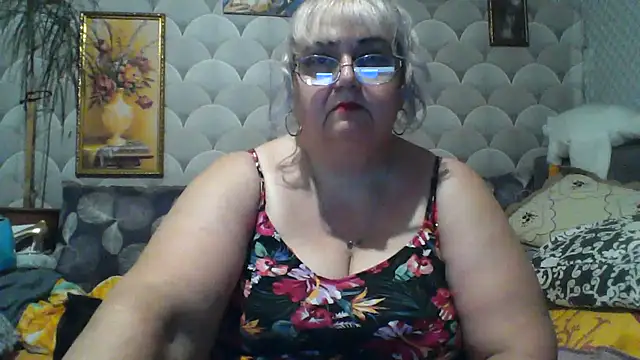 Snapshot of MarinaFarina53 chatting on 07.01.26 MarinaFarina53 online show from 07.01.26