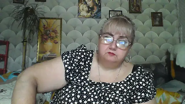 Snapshot of MarinaFarina53 chatting on 07.04.26 MarinaFarina53 online show from 07.04.26