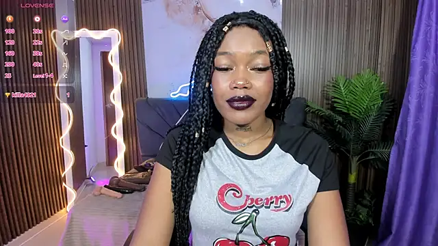 Snapshot of CRISTALBROKE_TAY chatting on 06.17.26 CRISTALBROKE TAY online show from 06.17.26
