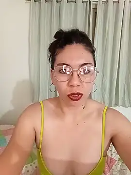 Mia essence online show from 05.10.26