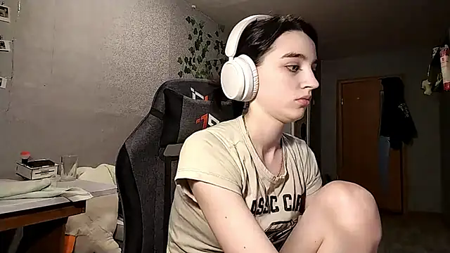 NightFoxxx online show from 06.17.26