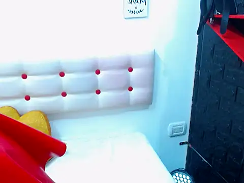 whitneynaugthyxxxx online show from 05.28.26