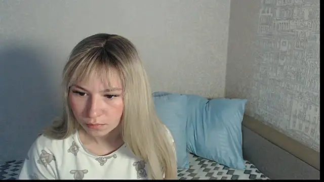 Snapshot of polly_holyy chatting on 05.21.26 polly holyy online show from 05.21.26