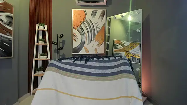 Mia Velvee online show from 06.18.26