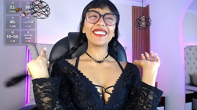 Snapshot of Violett_Gardenn chatting on 05.31.26 Violett Gardenn online show from 05.31.26