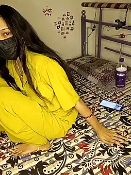 Snapshot of Hy_Nova2 chatting on 05.12.26 Hy Nova2 online show from 05.12.26