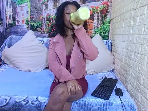 Snapshot of ebonymeera chatting on 05.26.26 ebonymeera online show from 05.26.26