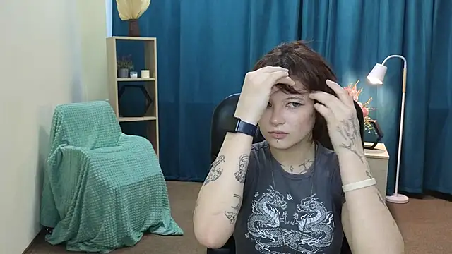 Snapshot of AlesiaPeasel chatting on 05.16.26 AlesiaPeasel online show from 05.16.26