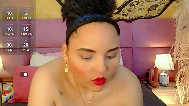 Snapshot of Sol__Latina chatting on 06.06.26 Sol Latina online show from 06.06.26