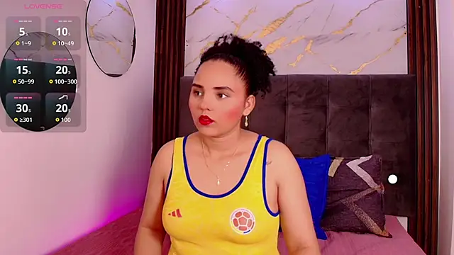 Snapshot of Sol__Latina chatting on 06.19.26 Sol Latina online show from 06.19.26