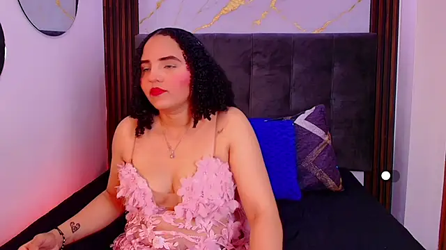 Snapshot of Sol__Latina chatting on 06.20.26 Sol Latina online show from 06.20.26