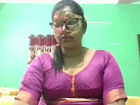Snapshot of Kavya17 chatting on 06.11.26 Kavya17 online show from 06.11.26