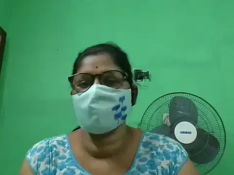 Snapshot of Kavya17 chatting on 06.20.26 Kavya17 online show from 06.20.26