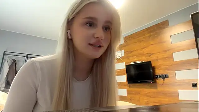 TiffanieSluyter online show from 05.14.26